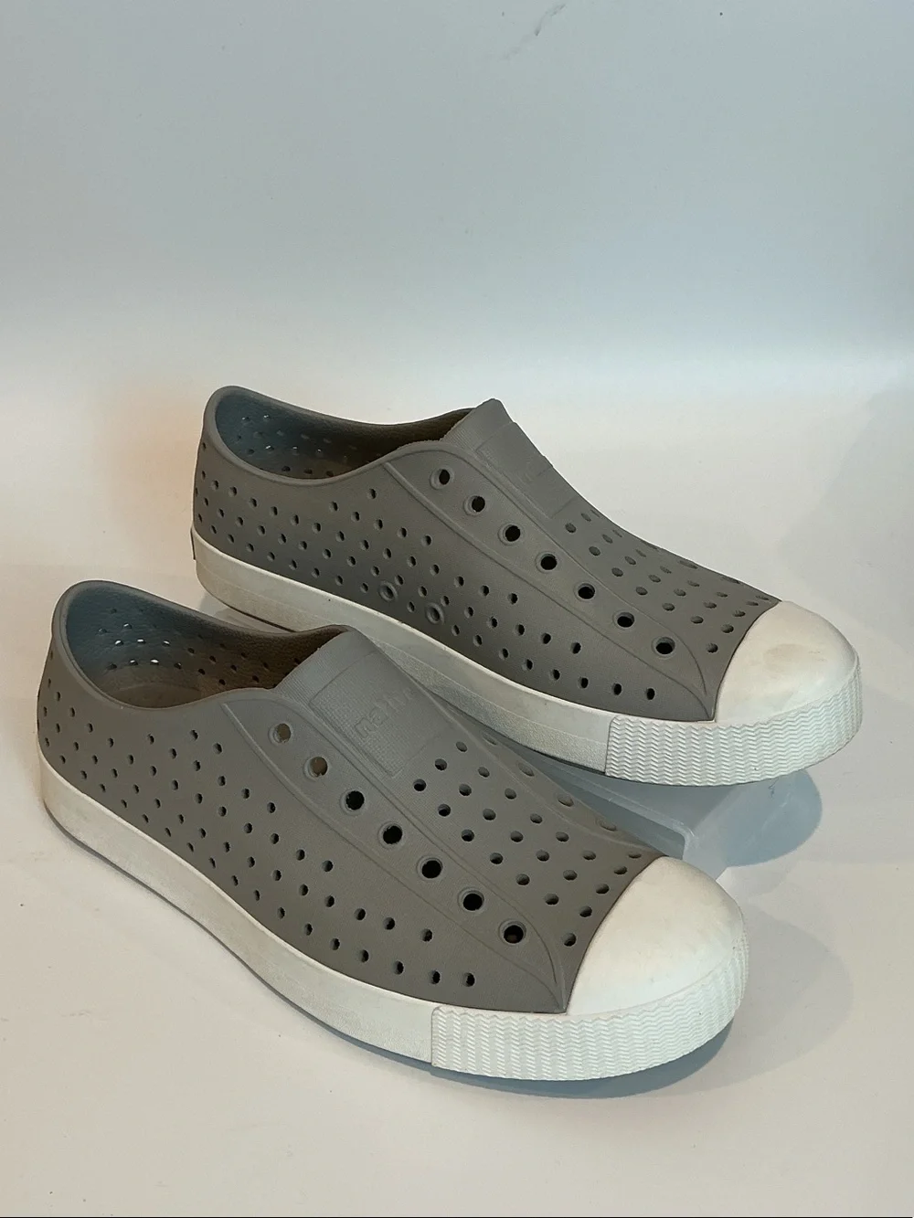Native Jefferson Pigeon Grey, unisex Big Kids size 5